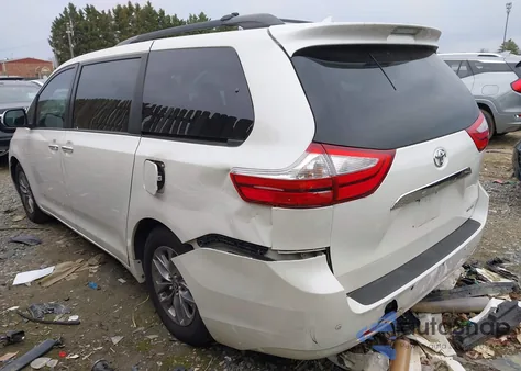 2015 Toyota Sienna Limited 7 Passenger z USA, uszkodzony, nr VIN 5TDYK3DC6FS613569